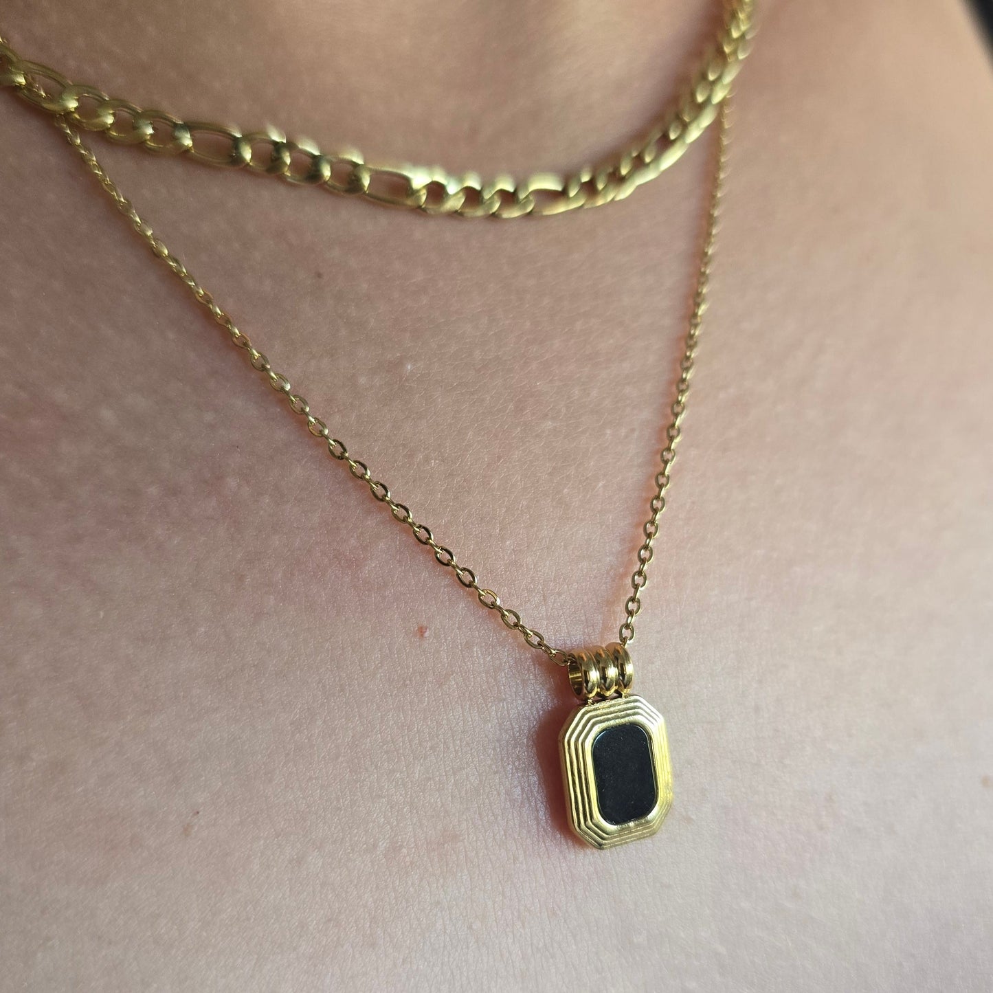 Collier ISIS